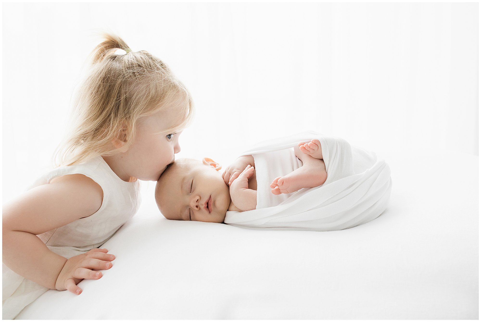 lifestyle newborn photography nashville