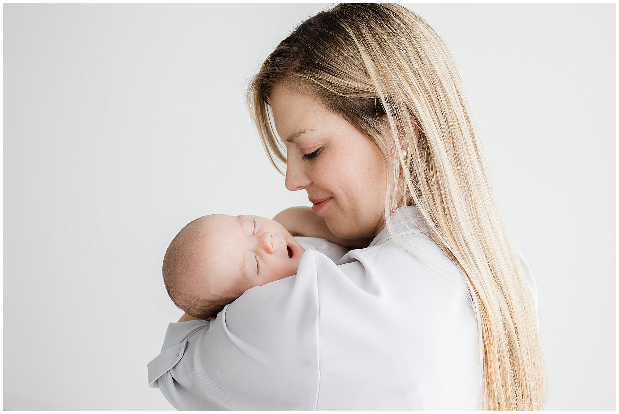 lifestyle newborn photography nashville